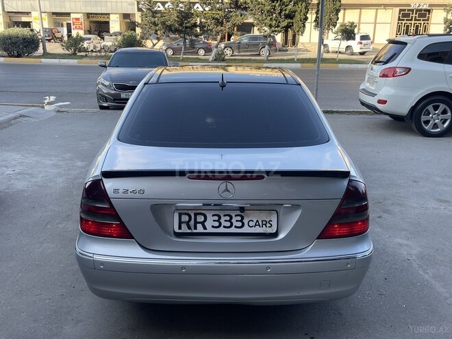 Mercedes E 240-4