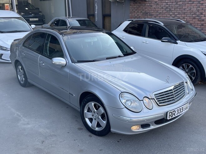 Mercedes E 240-3