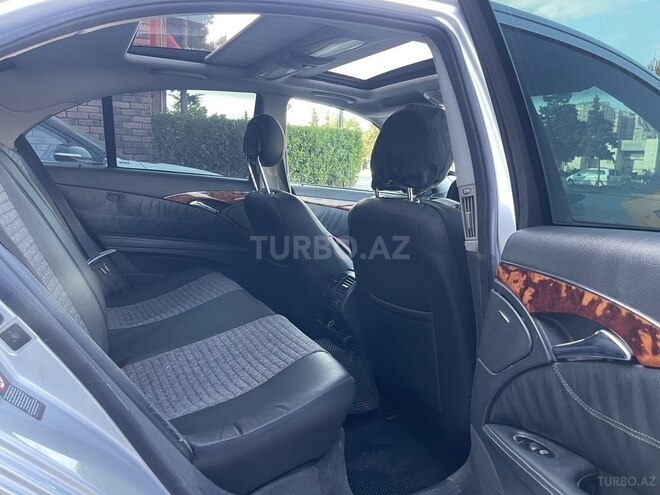 Mercedes E 240-8