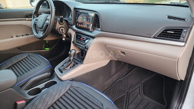 Hyundai Elantra 2017, 61,000 km - 2.0 l - Bakı