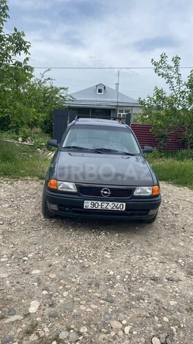 Opel Astra 1996, 290,000 km - 1.6 l - Qusar