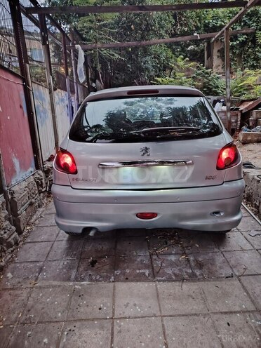 Peugeot 206 2003, 220,000 km - 1.4 l - Bakı