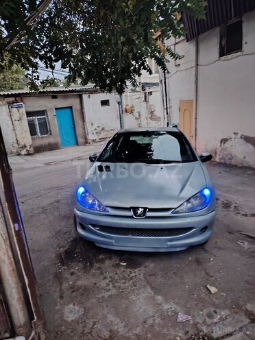 Peugeot 206 2003, 220,000 km - 1.4 l - Bakı