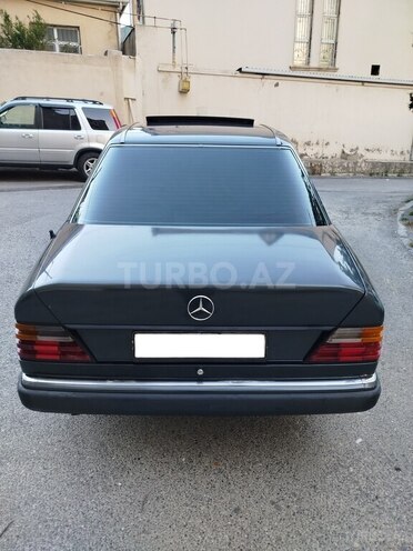 Mercedes E 250 1992, 359,186 km - 2.5 l - Bakı