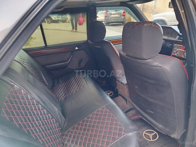 Mercedes E 250 1992, 359,186 km - 2.5 l - Bakı