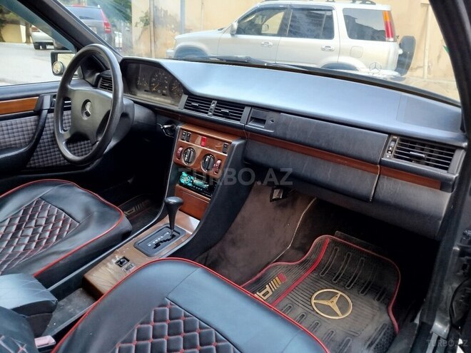 Mercedes E 250 1992, 359,186 km - 2.5 l - Bakı