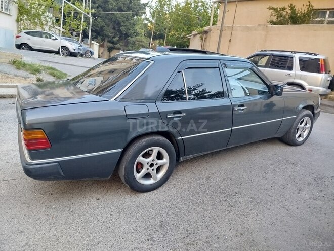 Mercedes E 250 1992, 359,186 km - 2.5 l - Bakı