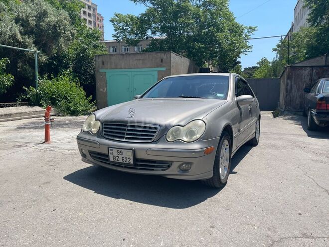 Mercedes  2004, 266,000 km - 2.6 л - Bakı