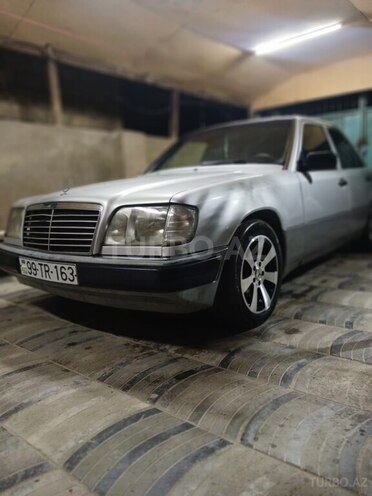 Mercedes E 220 1993, 54,685 km - 2.2 л - Sumqayıt