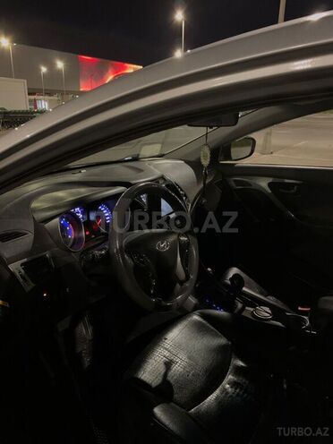 Hyundai Avante 2014, 268,000 km - 1.6 л - Bakı