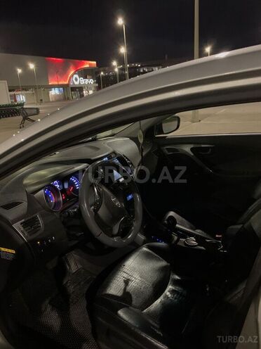 Hyundai Avante 2014, 268,000 km - 1.6 л - Bakı