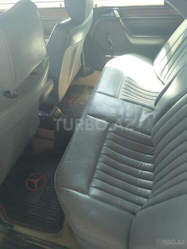Mercedes E 200 1989, 198,560 km - 2.0 л - Şəki