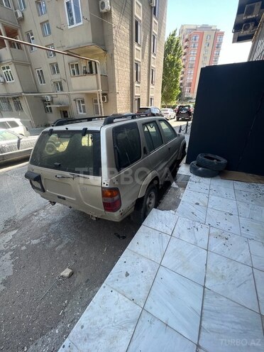 Nissan Pathfinder 1999, 254,368 km - 3.5 l - Bakı