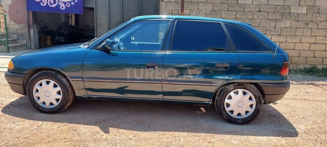 Opel Astra 1995, 245,000 km - 1.8 l - Sumqayıt