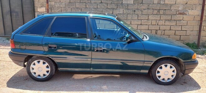 Opel Astra 1995, 245,000 km - 1.8 l - Sumqayıt