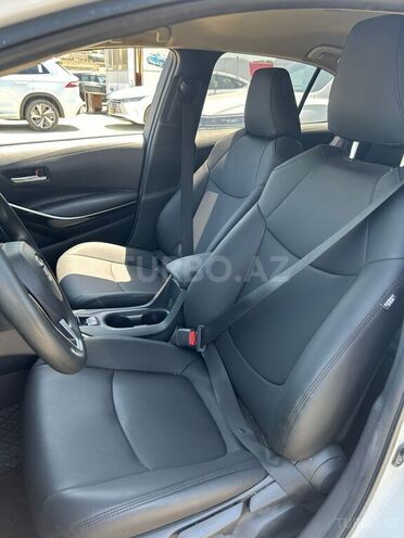Toyota Corolla 2023, 100,000 km - 1.8 l - Bakı