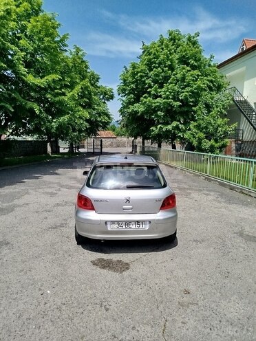 Peugeot 307 2005, 176,000 km - 2.0 l - Qax