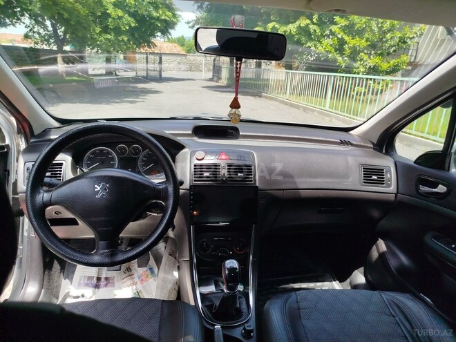 Peugeot 307 2005, 176,000 km - 2.0 l - Qax