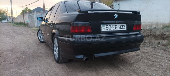 BMW 320 1995, 400,000 km - 2.0 l - Salyan