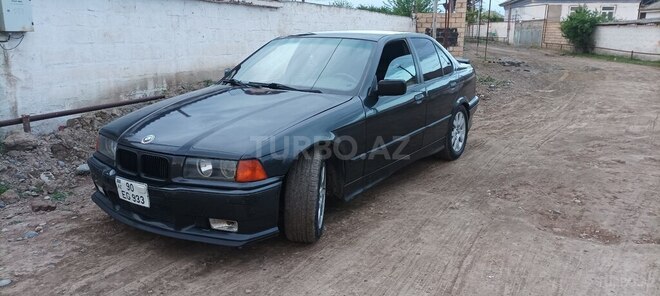 BMW 320 1995, 400,000 km - 2.0 l - Salyan