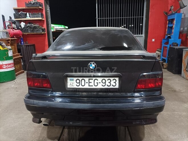 BMW 320 1995, 400,000 km - 2.0 l - Salyan