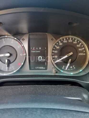 Toyota Hilux-11