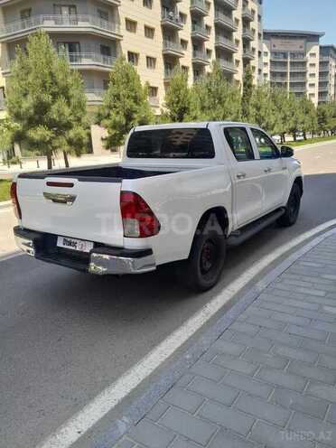 Toyota Hilux-7