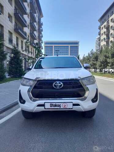 Toyota Hilux-1