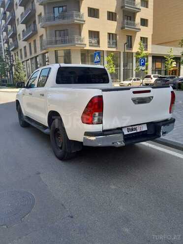 Toyota Hilux-5
