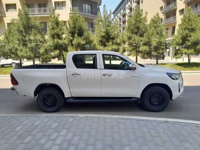 Toyota Hilux-4