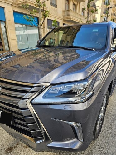 Lexus LX 570-13
