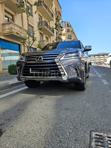 Lexus LX 570-16