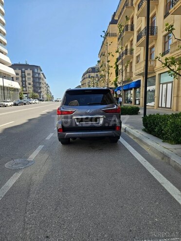 Lexus LX 570-6