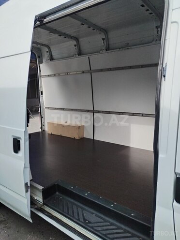 Ford Transit 2011, 192,001 km - 2.4 л - Quba