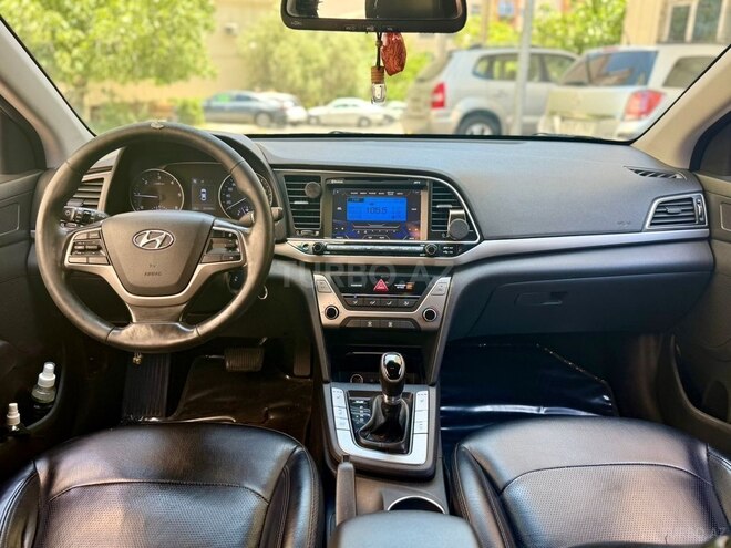 Hyundai Avante 2016, 237,000 km - 1.6 l - Bakı