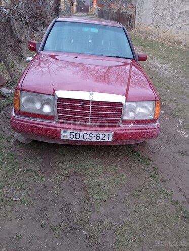 Mercedes E 200 1989, 198,560 km - 2.0 л - Şəki