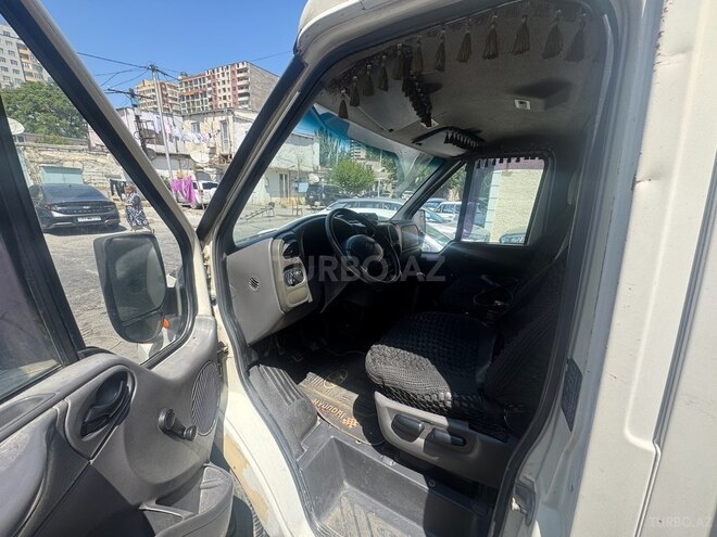 Ford Transit-4