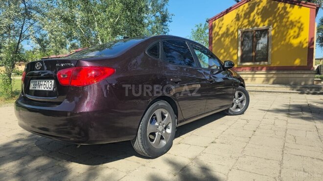Hyundai Elantra 2008, 215,000 km - 2.0 л - Salyan