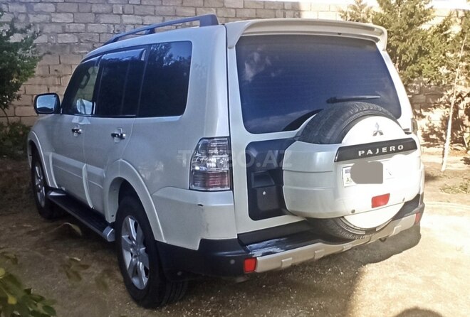 Mitsubishi Pajero 2007, 235,000 km - 3.8 l - Bakı