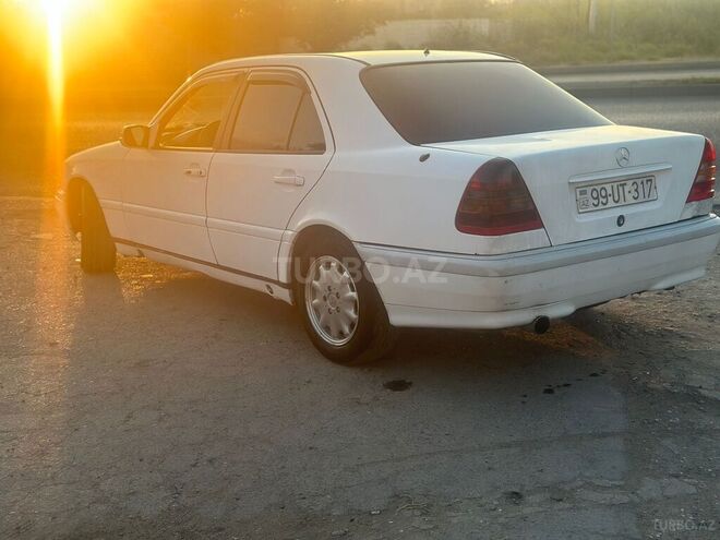 Mercedes C 220 d 1995, 299,000 km - 2.2 l - Bakı