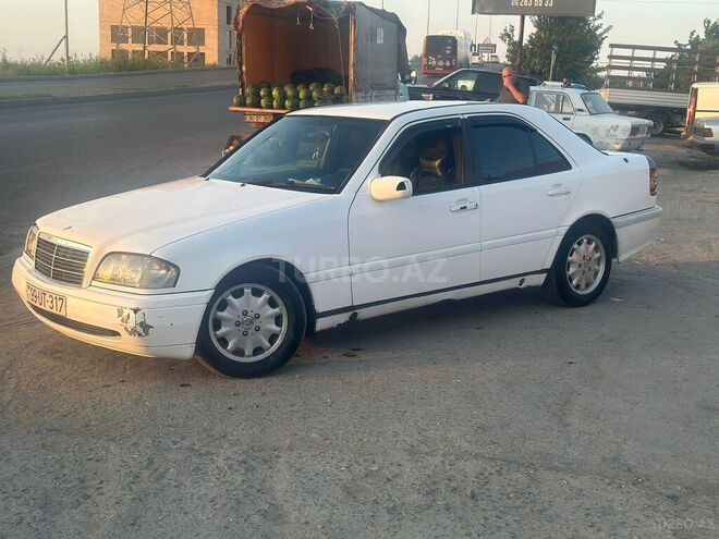 Mercedes C 220 d 1995, 299,000 km - 2.2 l - Bakı