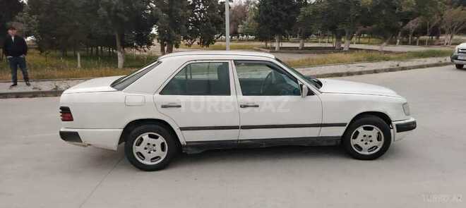 Mercedes E 200 1993, 234,123 km - 2.0 l - Bakı