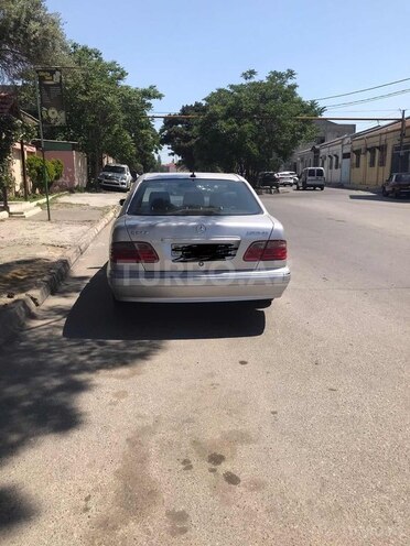 Mercedes E 240 2001, 305,988 km - 2.4 l - Bakı