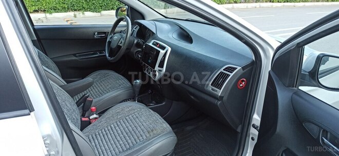 Hyundai i20 2012, 135,200 km - 1.4 l - Bakı