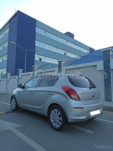 Hyundai i20 2012, 135,200 km - 1.4 l - Bakı