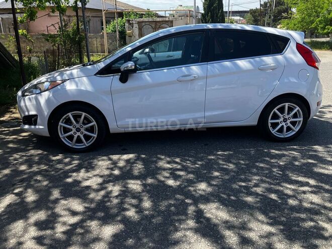 Ford Fiesta 2015, 133,209 km - 1.6 л - Bakı