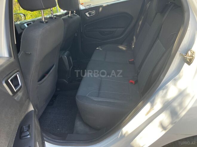 Ford Fiesta 2015, 133,209 km - 1.6 л - Bakı