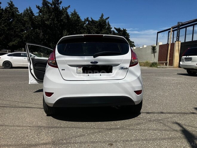 Ford Fiesta 2015, 133,209 km - 1.6 л - Bakı