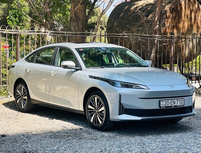 Changan Qiyuan A05 2025, 0 km - 1.5 л - Bakı