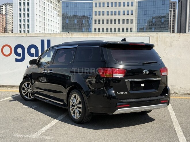 Kia Carnival-4